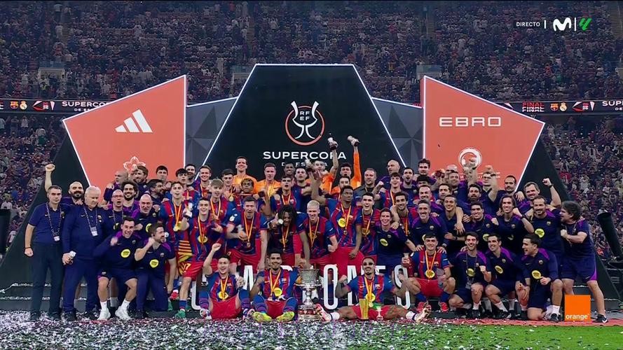 西超杯-本泽马传射大将制胜!皇马3-2巴萨进决赛